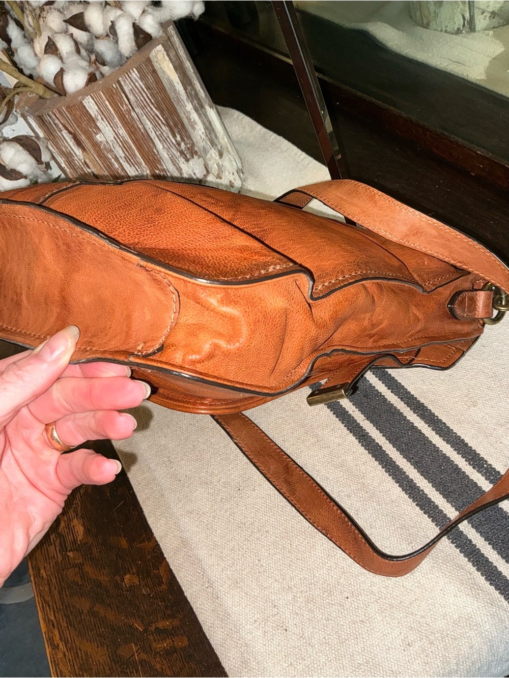RARE Frye Leather Cameron Magazine Crossbody Bag Cognac Brown Retail $438 - Picture 9 of 12